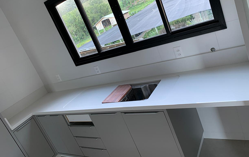 Por que o quartzo branco virou tendência entre os arquitetos?